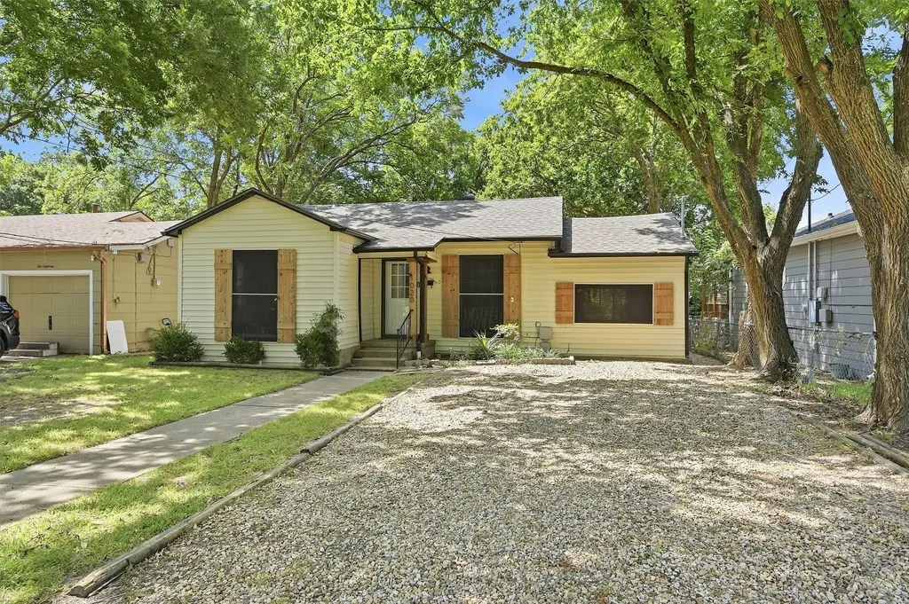 1020 W Brockett Street Sherman TX 75092
