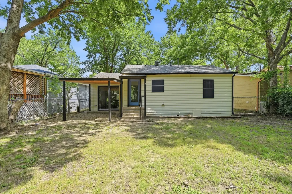 1020 W Brockett Street Sherman TX 75092