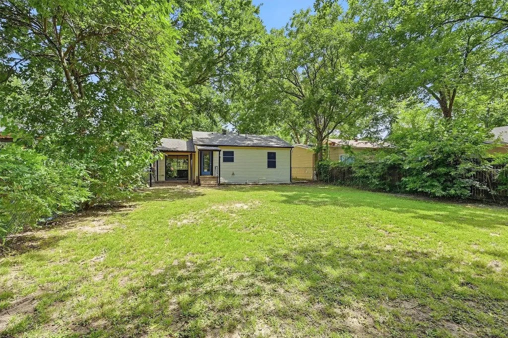 1020 W Brockett Street Sherman TX 75092