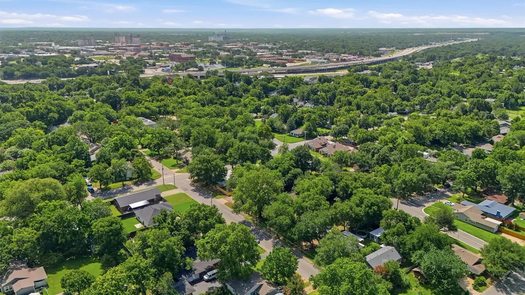 1020 W Brockett Street Sherman TX 75092