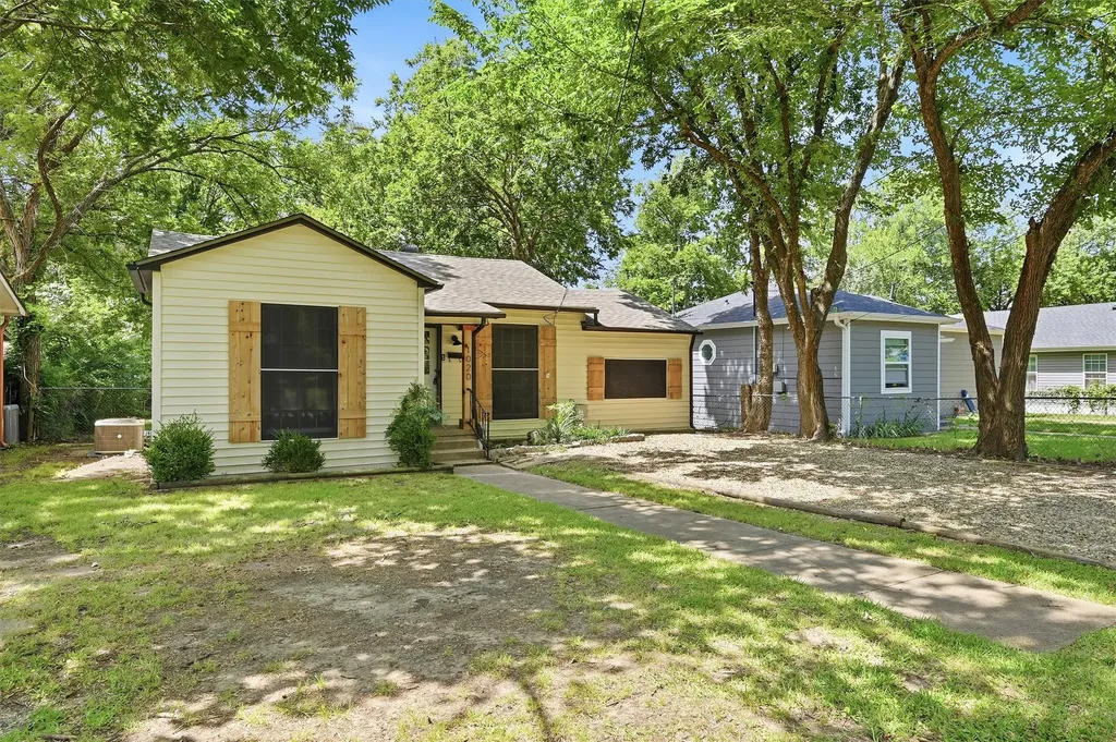 1020 W Brockett Street Sherman TX 75092