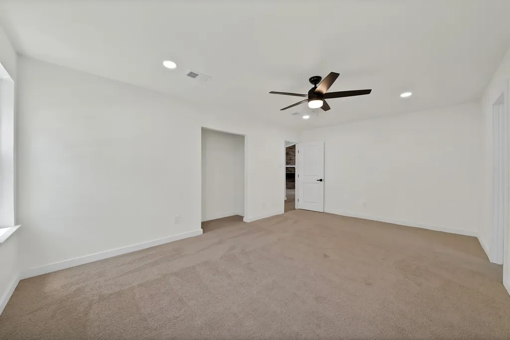 105 Oak Lane Burleson TX 76028