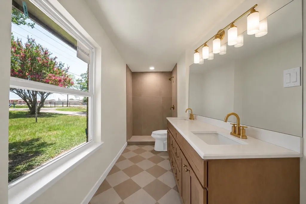 105 Oak Lane Burleson TX 76028