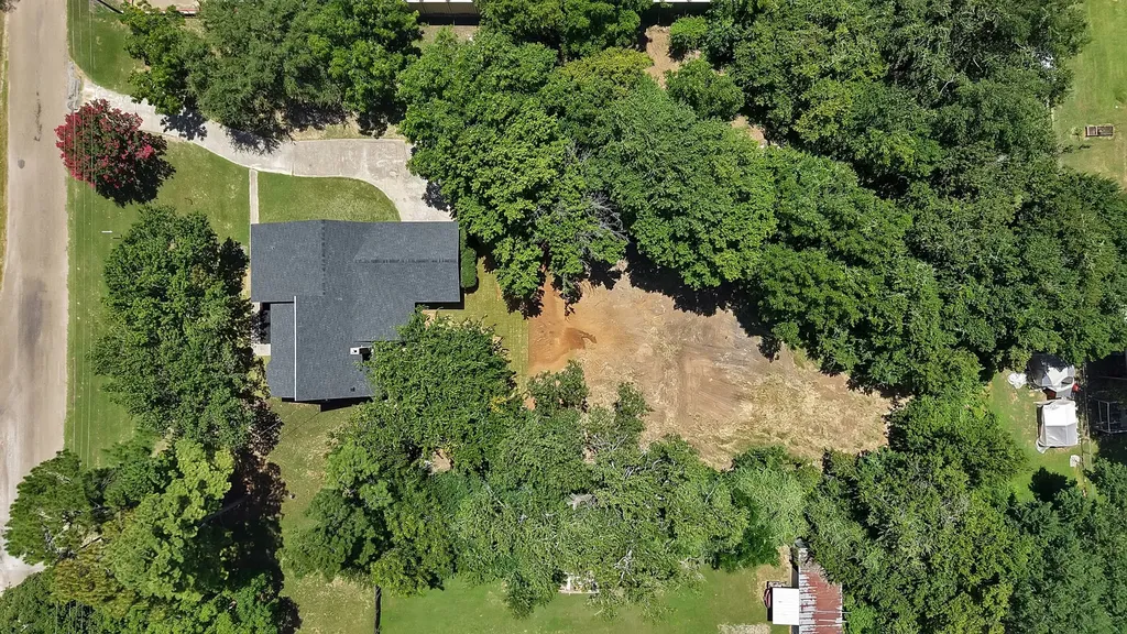 105 Oak Lane Burleson TX 76028