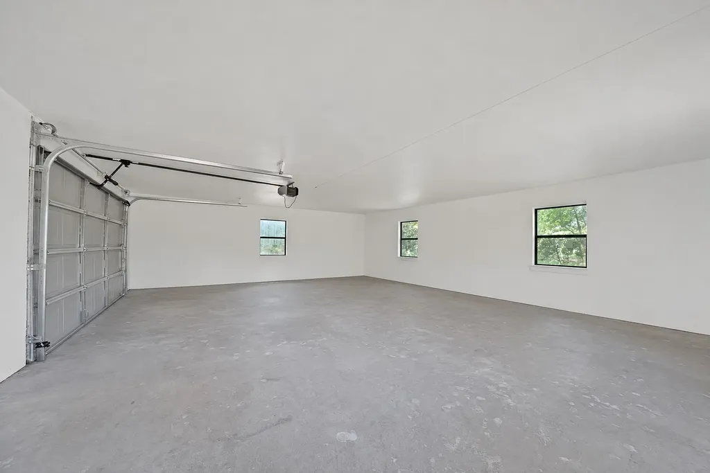 105 Oak Lane Burleson TX 76028