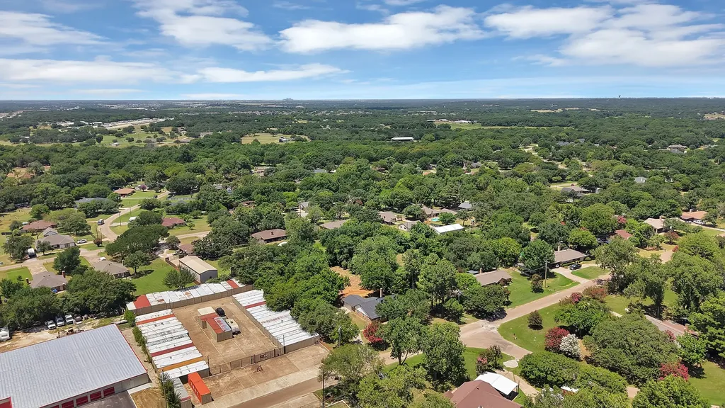 105 Oak Lane Burleson TX 76028
