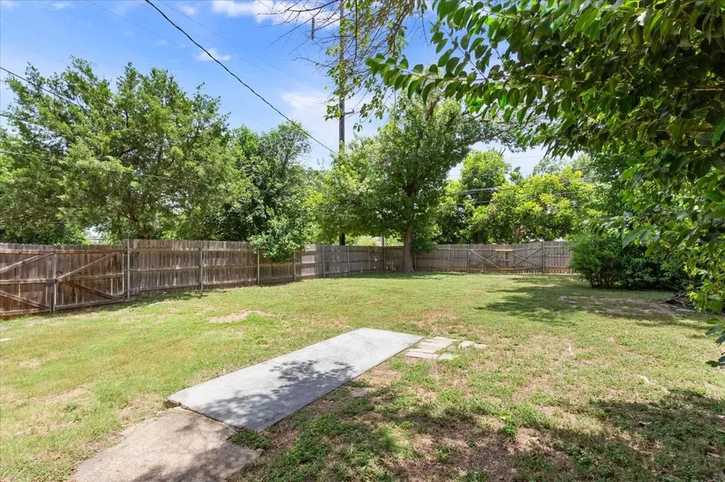 2700 Cumberland Avenue Waco TX 76707
