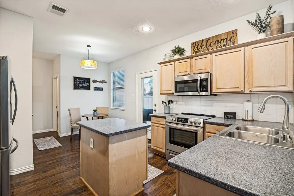 10513 Greenbriar Lane Rowlett TX 75089