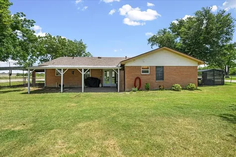 703 N Gilmer Avenue Dawson TX 76639