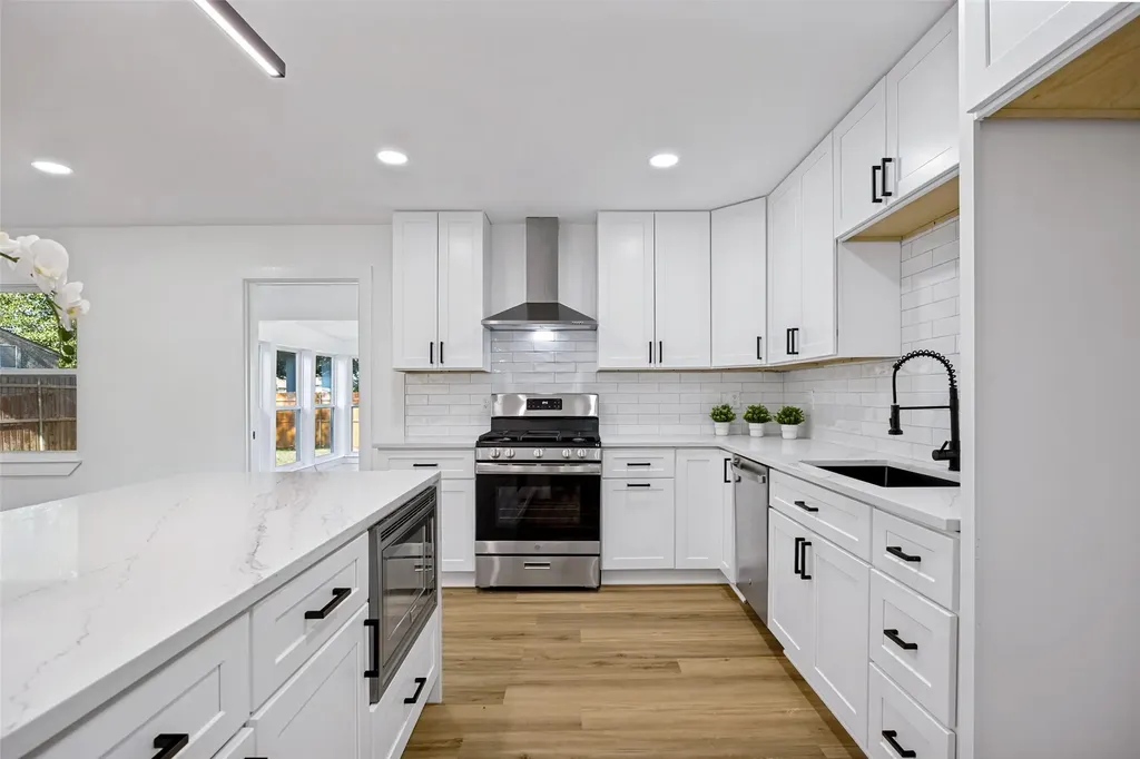 609 Warren Drive Garland TX 75042