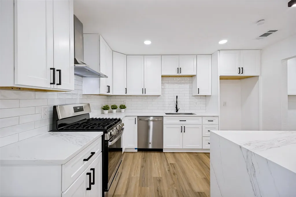 609 Warren Drive Garland TX 75042