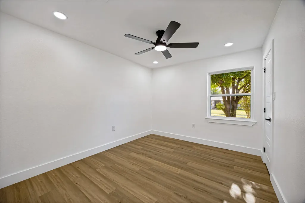 609 Warren Drive Garland TX 75042