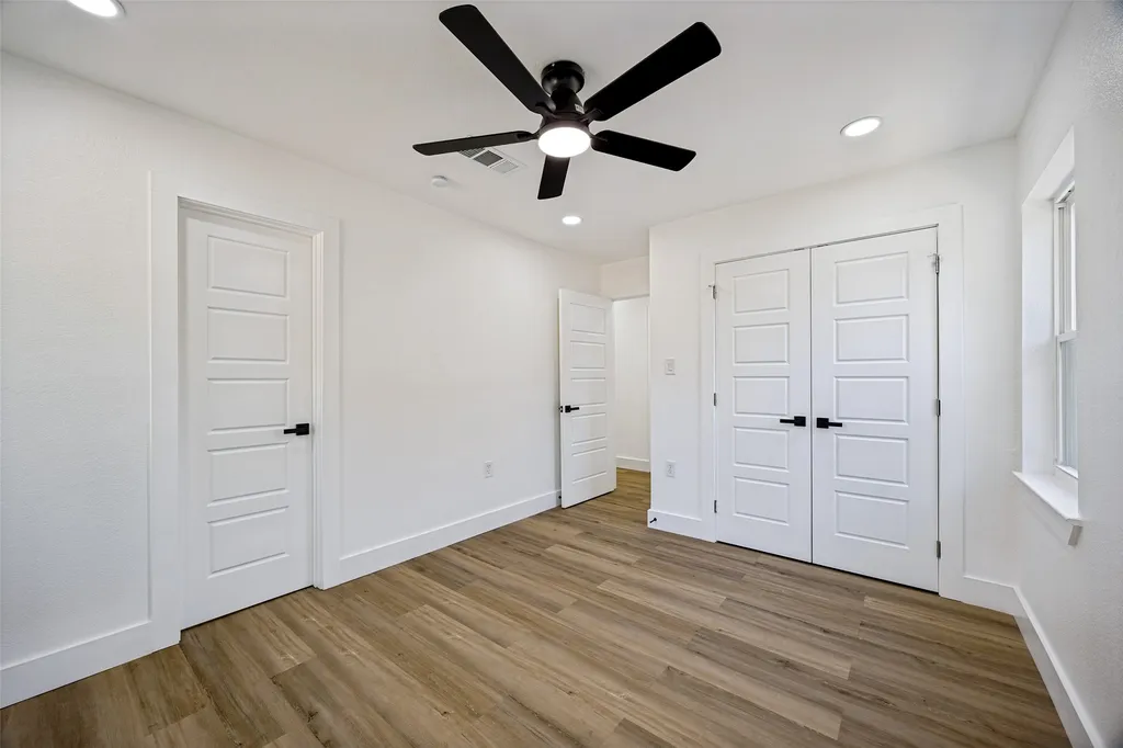 609 Warren Drive Garland TX 75042