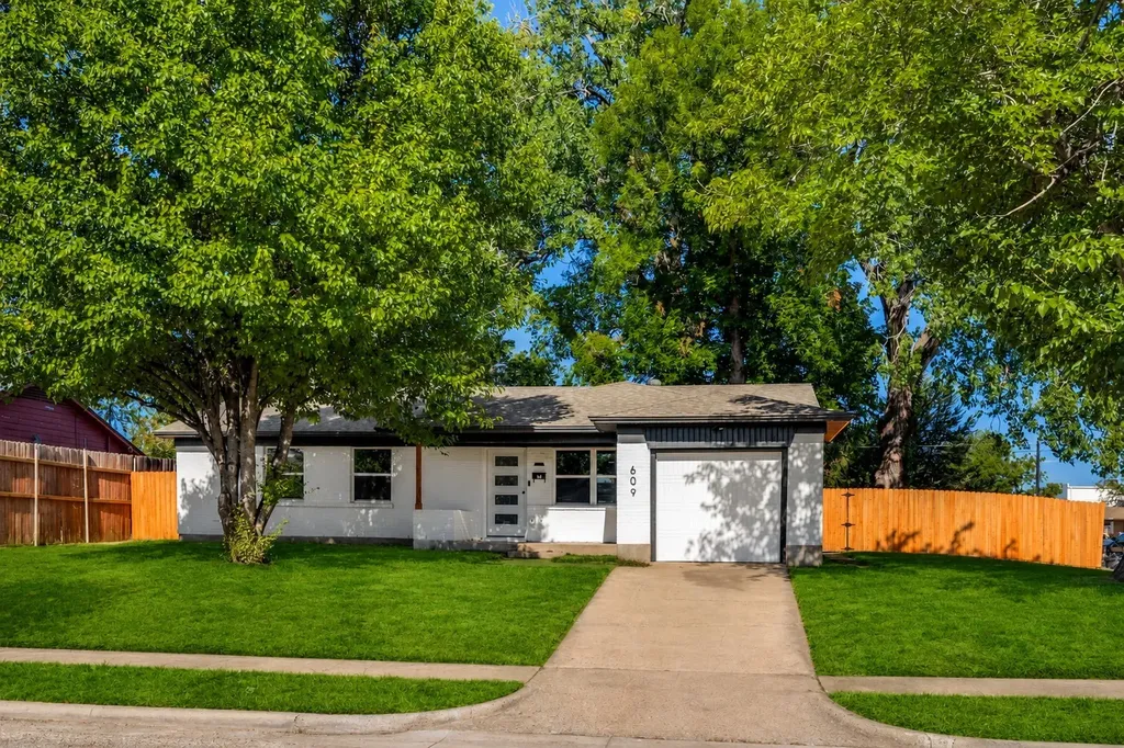 609 Warren Drive Garland TX 75042
