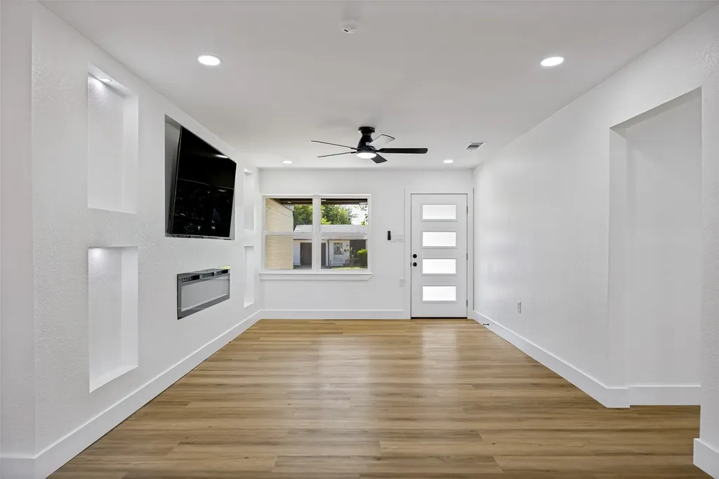 609 Warren Drive Garland TX 75042