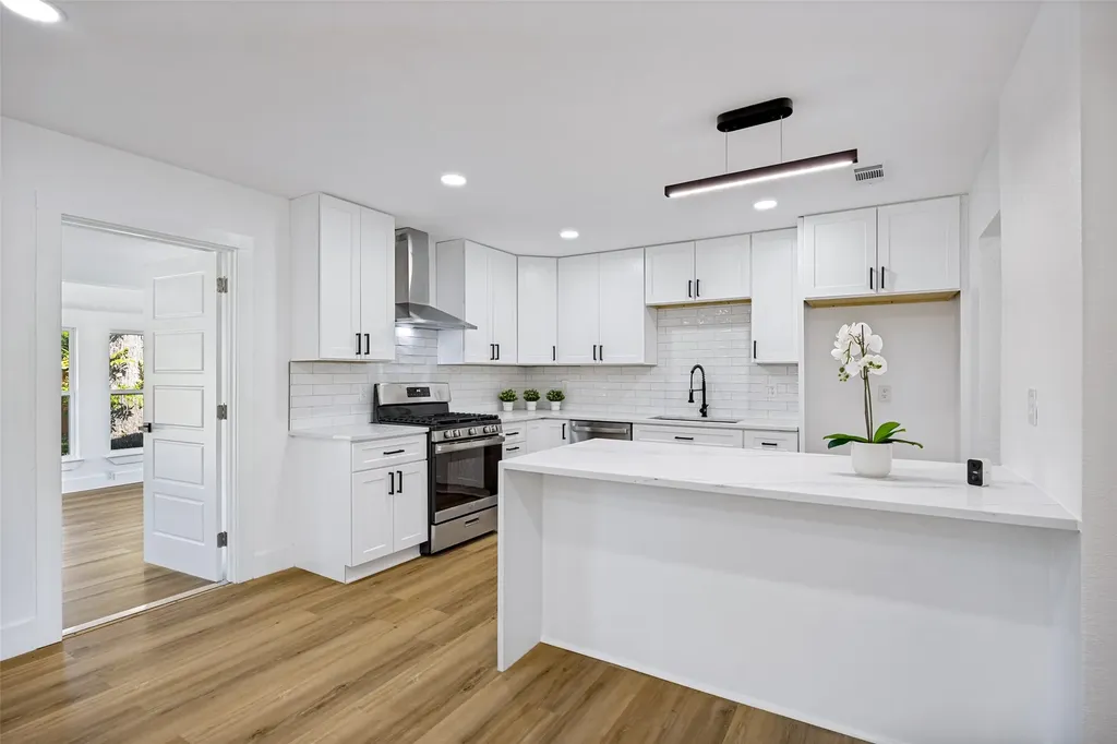 609 Warren Drive Garland TX 75042