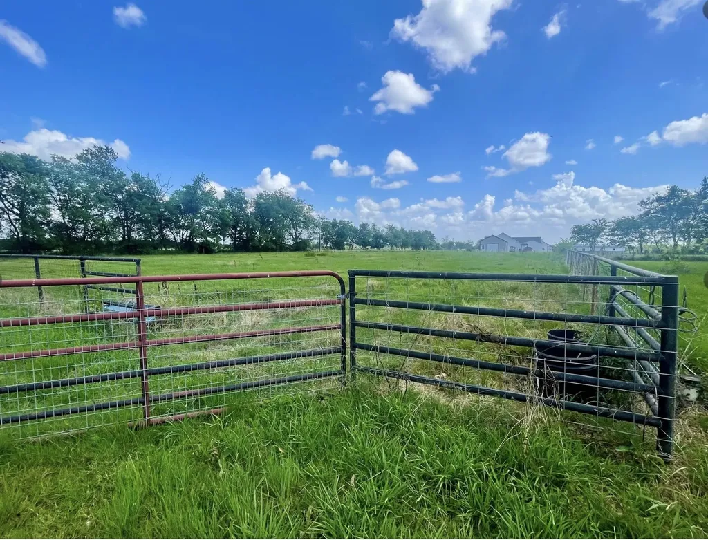 1692 Farm Road 2653 S Brashear TX 75420