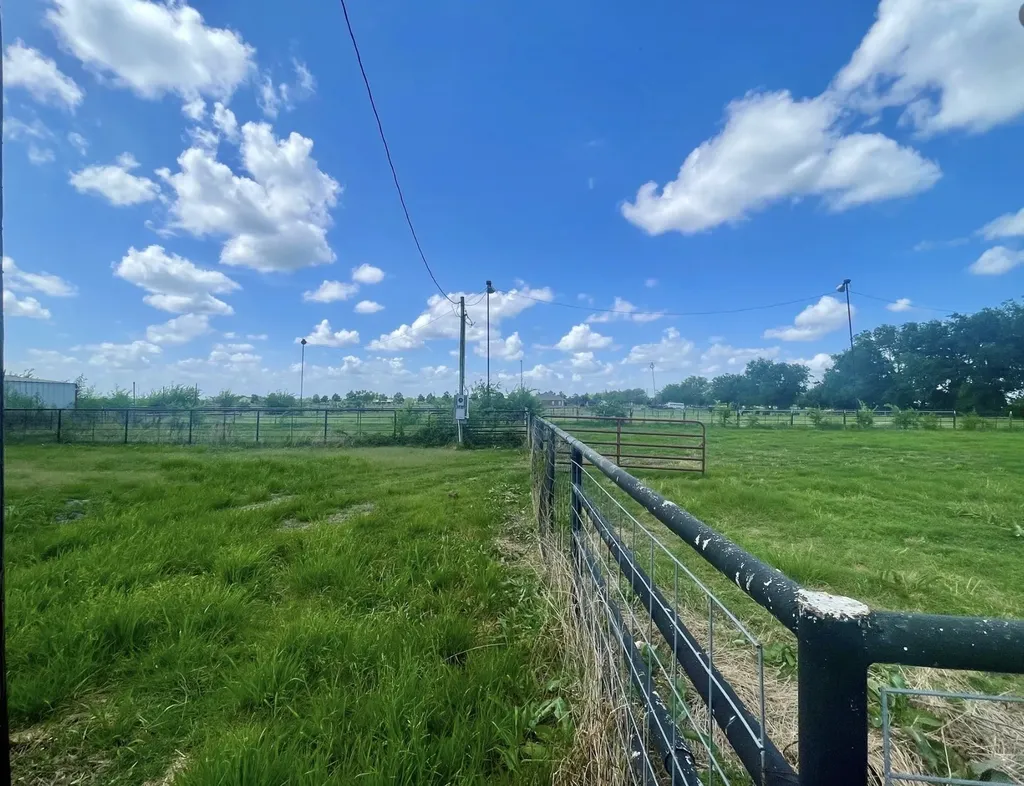 1692 Farm Road 2653 S Brashear TX 75420