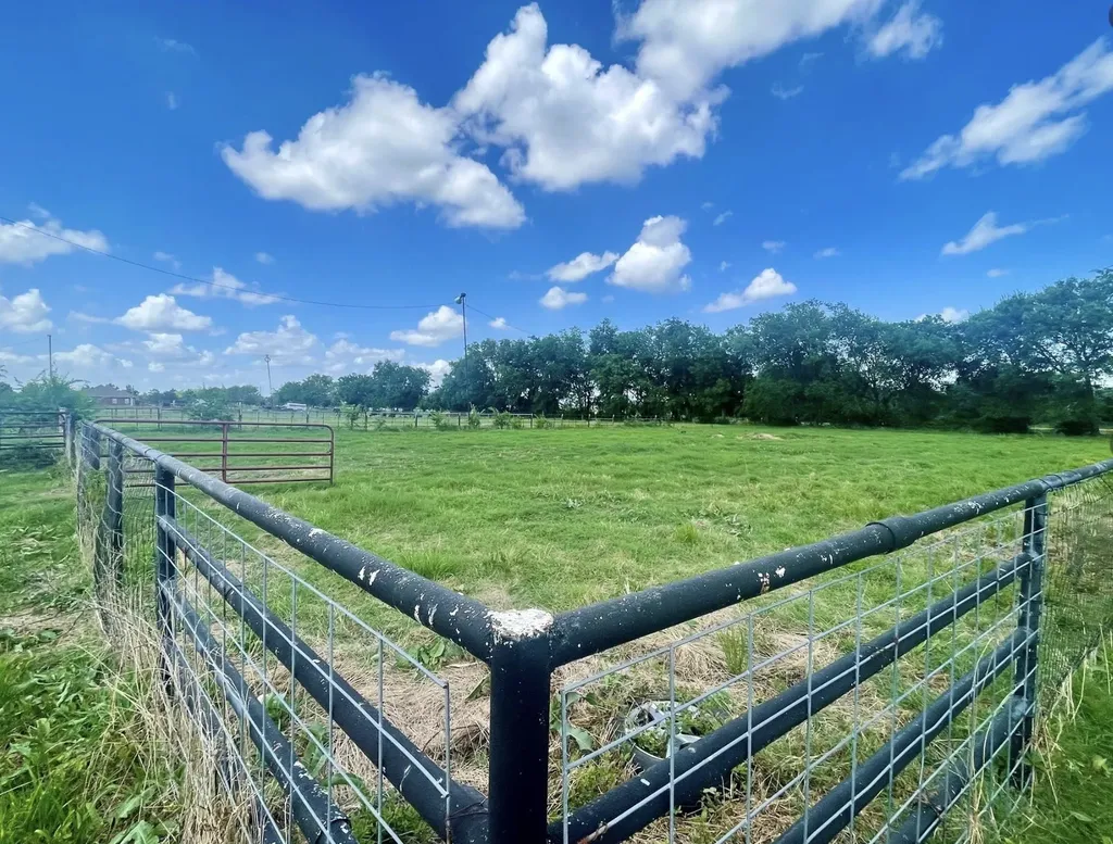 1692 Farm Road 2653 S Brashear TX 75420