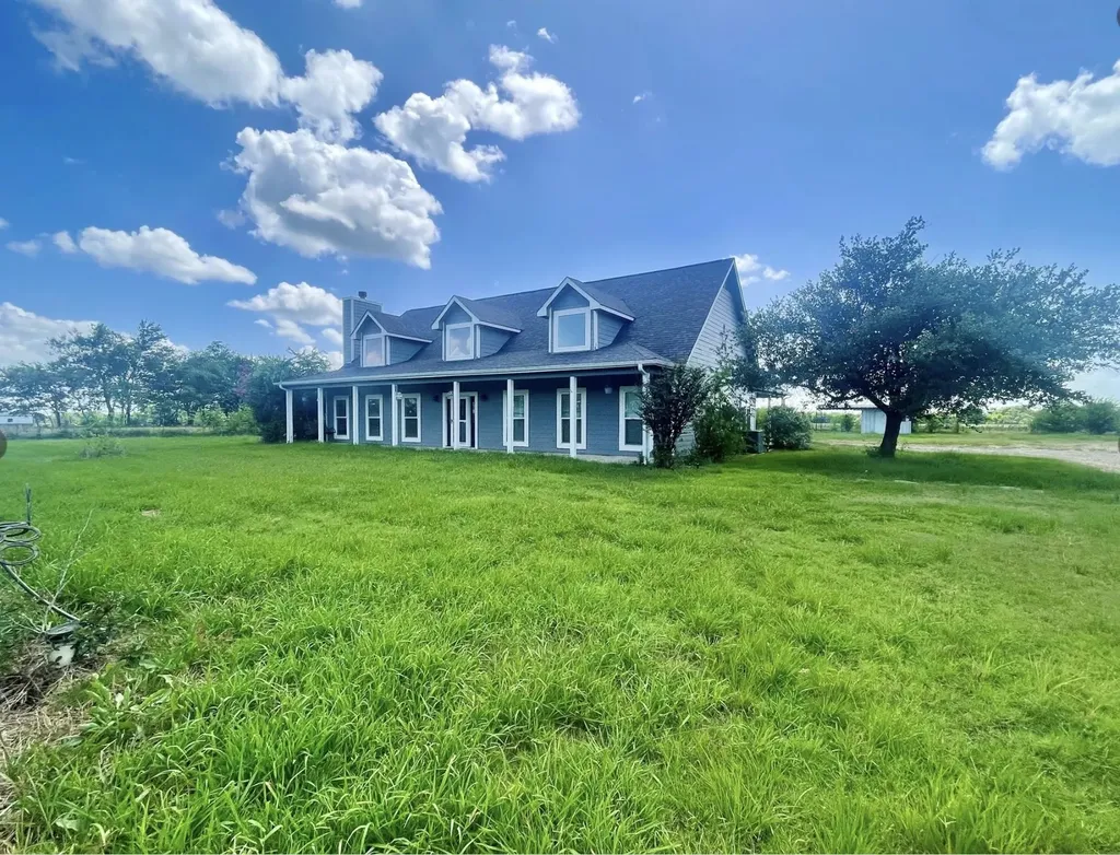 1692 Farm Road 2653 S Brashear TX 75420