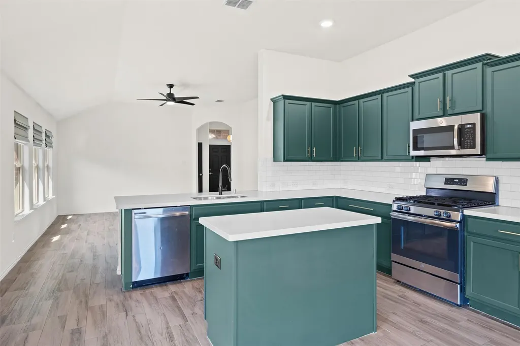 1525 Alamandine Avenue Cross Roads TX 76227