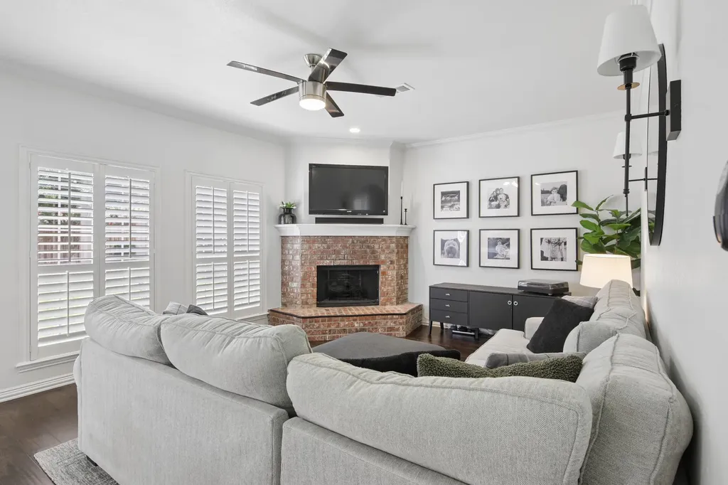 2717 Carmel Drive Carrollton TX 75006