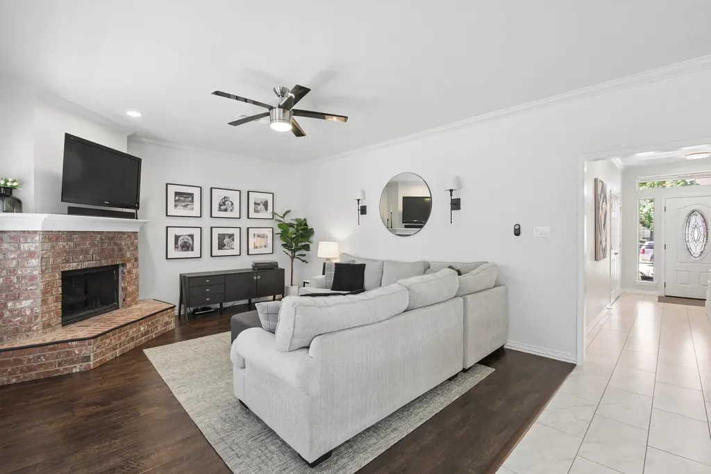 2717 Carmel Drive Carrollton TX 75006