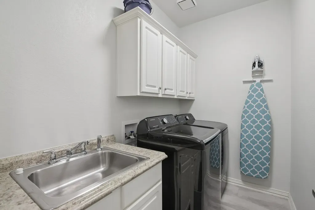 2717 Carmel Drive Carrollton TX 75006