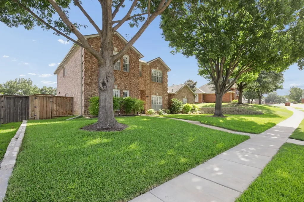 2717 Carmel Drive Carrollton TX 75006