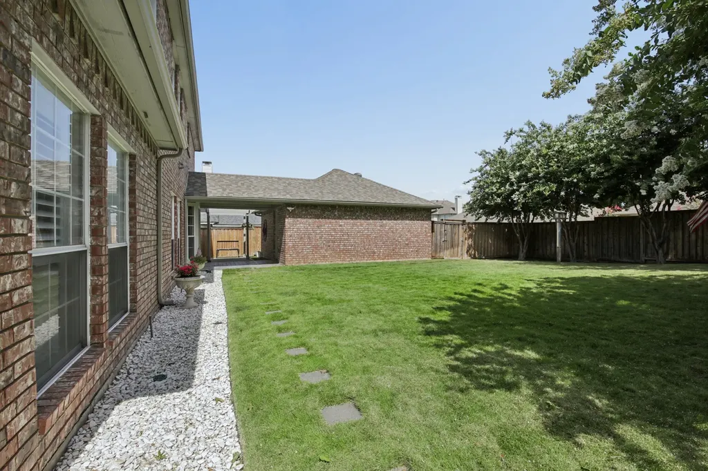 2717 Carmel Drive Carrollton TX 75006