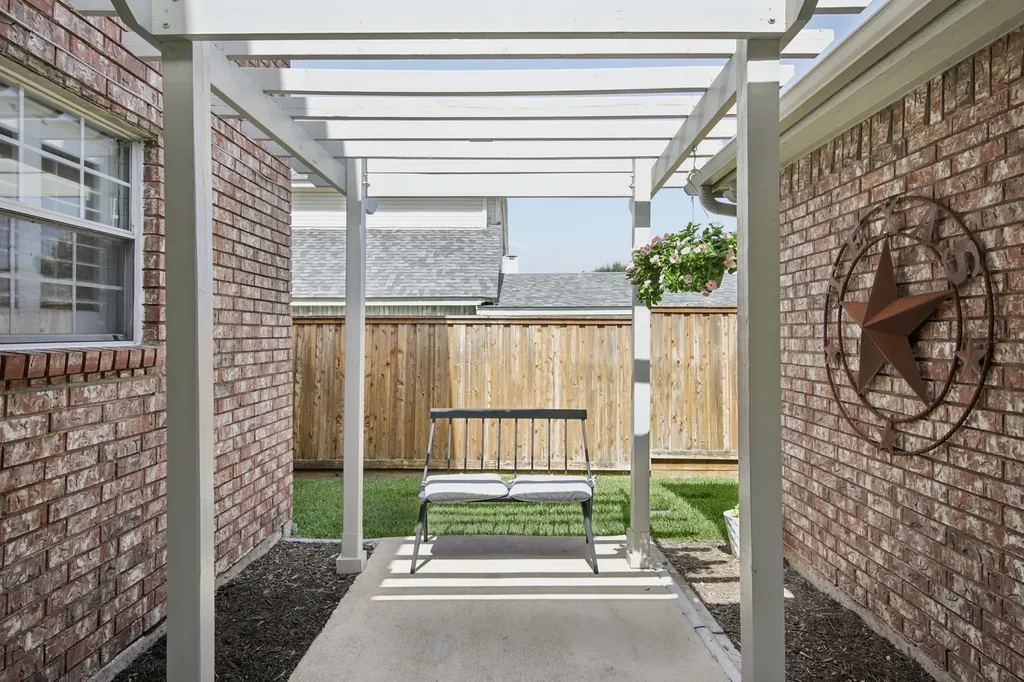 2717 Carmel Drive Carrollton TX 75006
