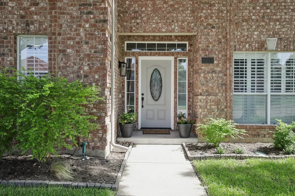 2717 Carmel Drive Carrollton TX 75006