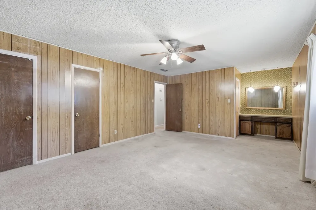 101 Colonial Parkway Burleson TX 76028
