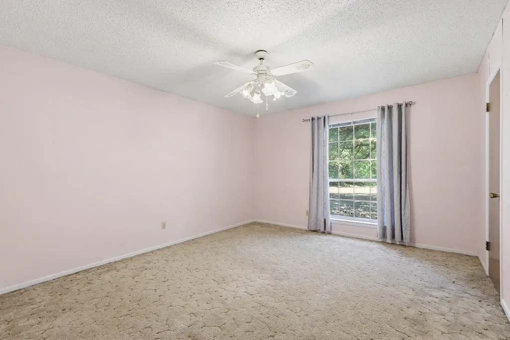 101 Colonial Parkway Burleson TX 76028