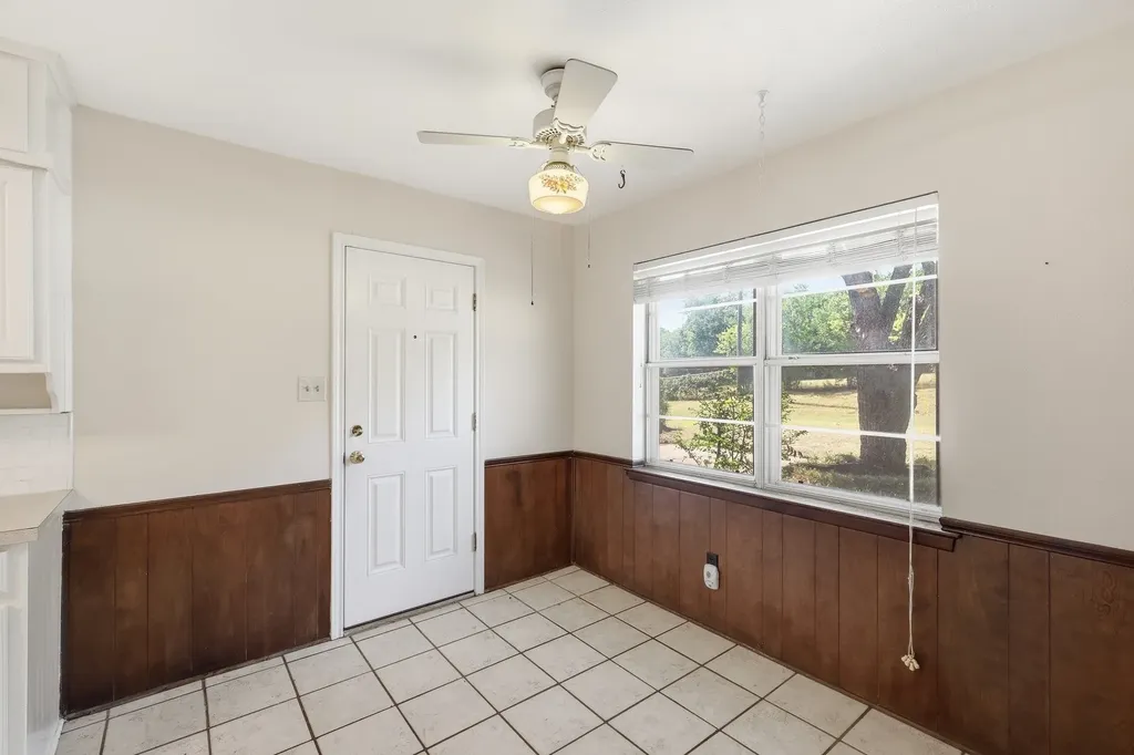 101 Colonial Parkway Burleson TX 76028