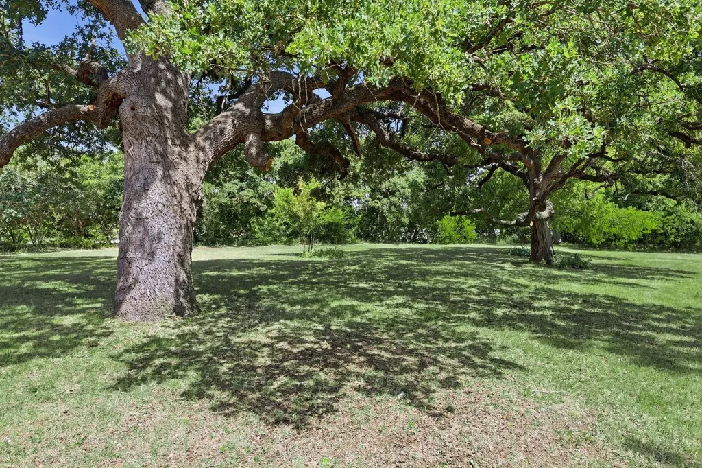 101 Colonial Parkway Burleson TX 76028