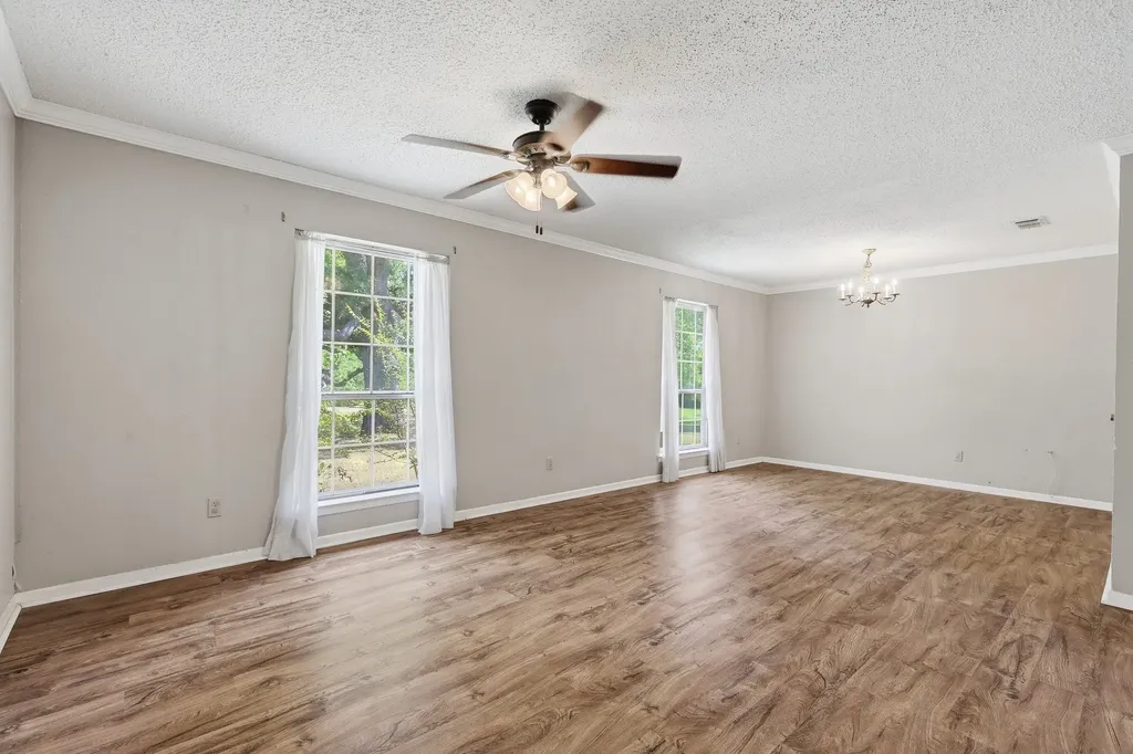 101 Colonial Parkway Burleson TX 76028