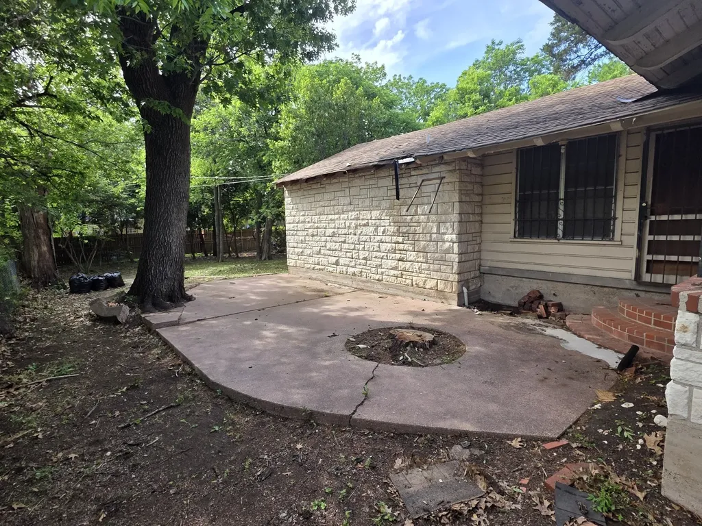 1403 Cedar Oaks Boulevard Dallas TX 75216