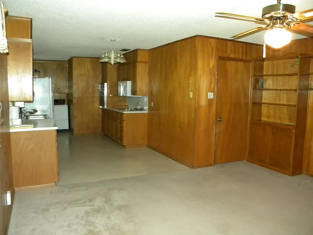 1450 W Ash Street Stephenville TX 76401