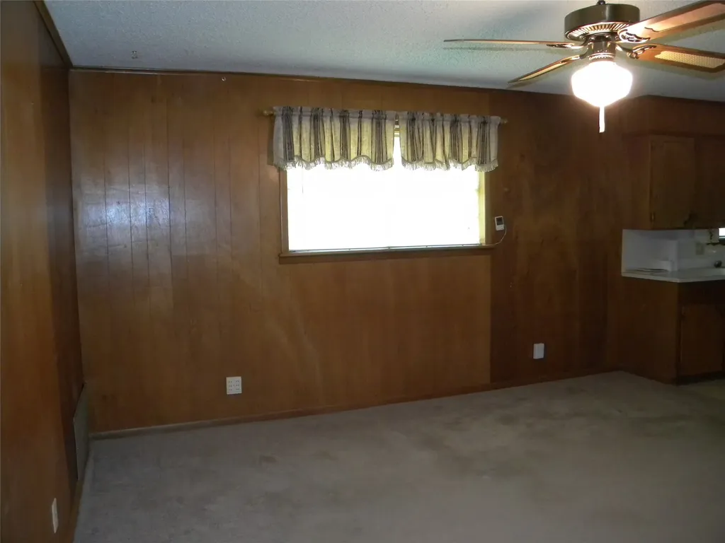 1450 W Ash Street Stephenville TX 76401