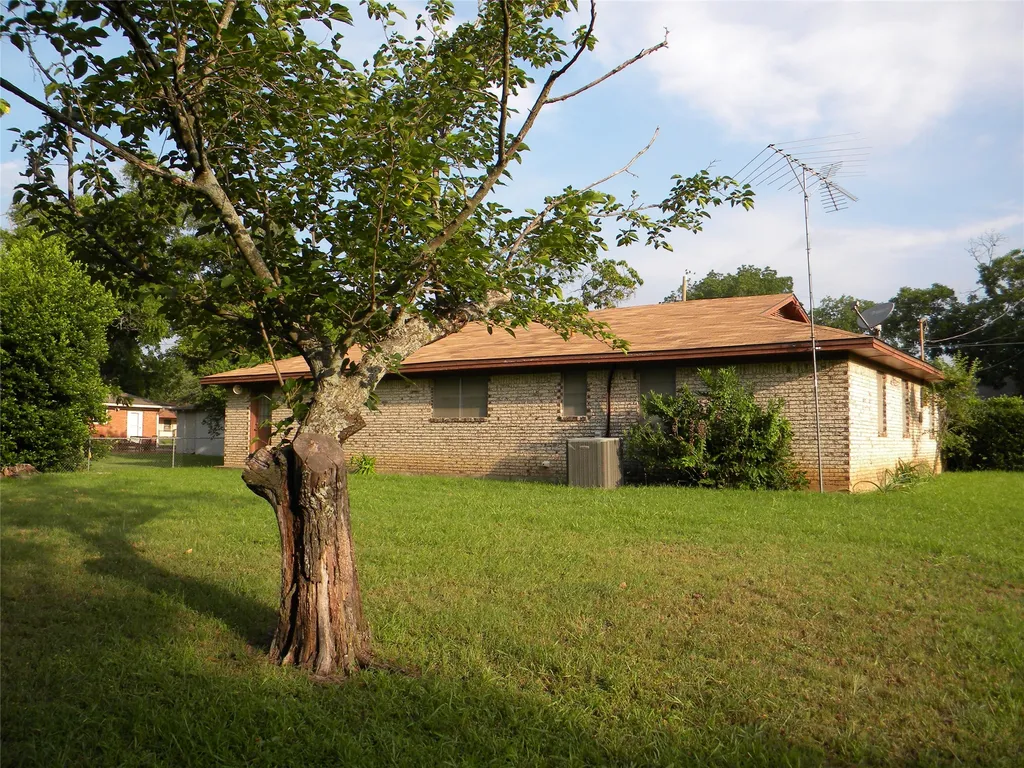 1450 W Ash Street Stephenville TX 76401