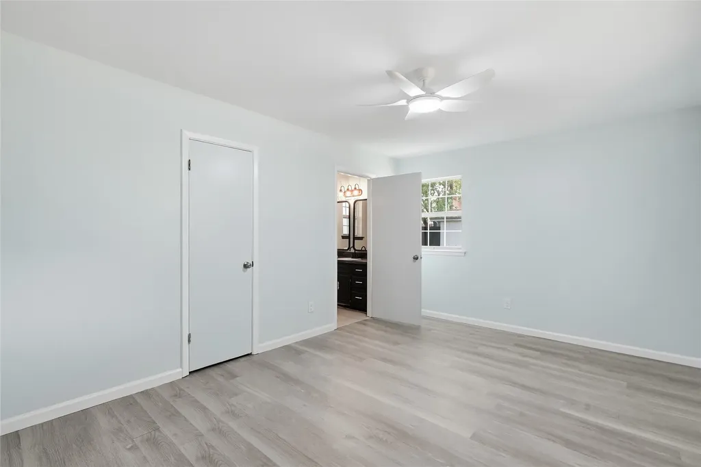 837 Springdale Road Bedford TX 76021