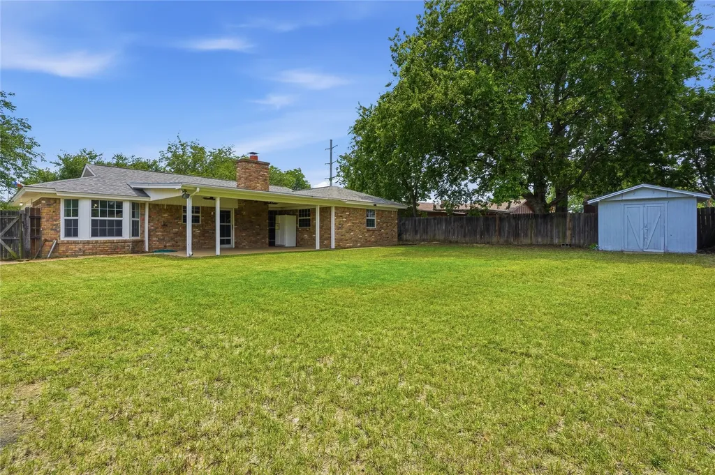 837 Springdale Road Bedford TX 76021