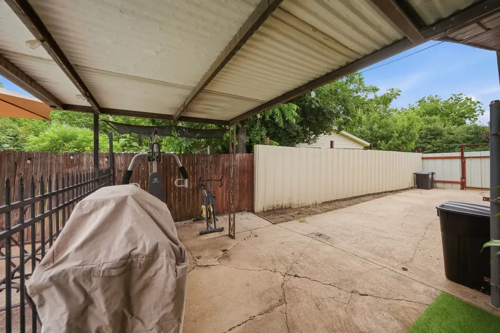 520 Thompson Drive Saginaw TX 76179