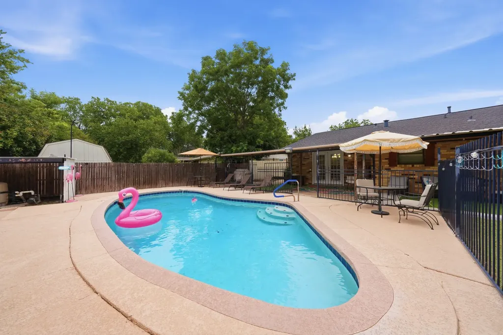 520 Thompson Drive Saginaw TX 76179