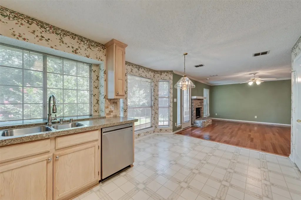 1936 Robin Lane Flower Mound TX 75028