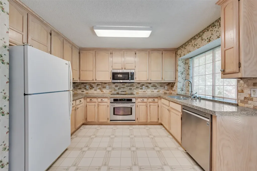1936 Robin Lane Flower Mound TX 75028