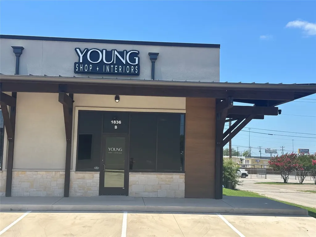 1836 N Plaza Drive Granbury TX 76049