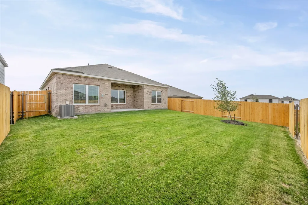 1121 Tempe Lane Fort Worth TX 76108