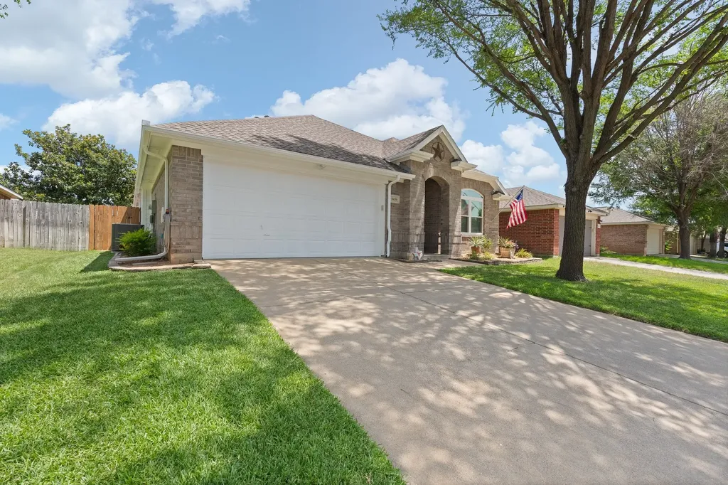 8436 Hawks Nest Drive Fort Worth TX 76131